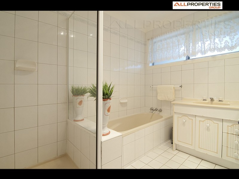 84 Southampton Rd, Carole Park QLD 4300