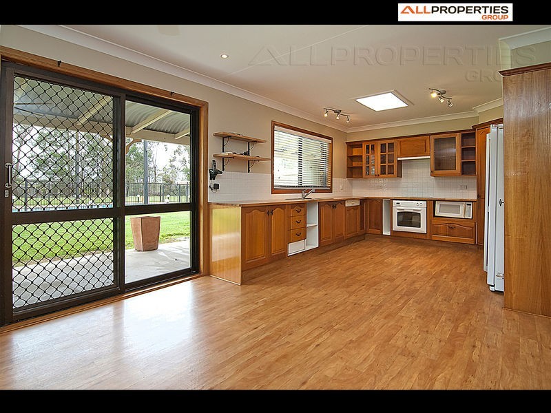 6 Staff Place, Forestdale QLD 4118