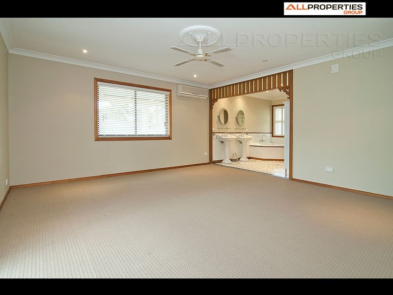 6 Staff Place, Forestdale QLD 4118