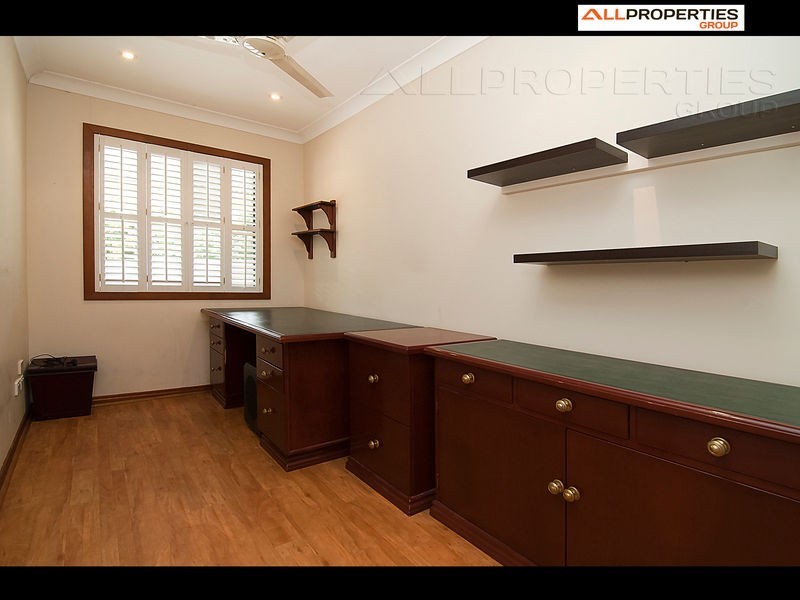 6 Staff Place, Forestdale QLD 4118