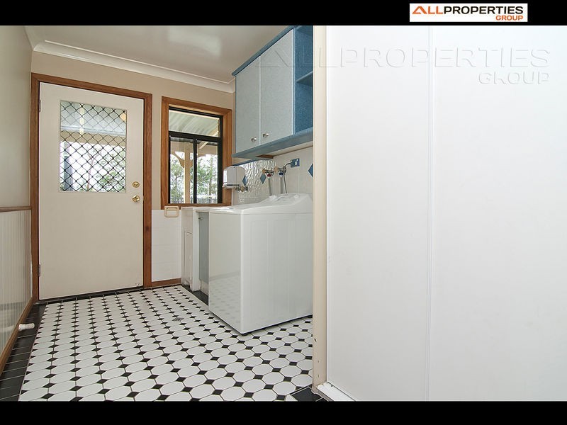 6 Staff Place, Forestdale QLD 4118