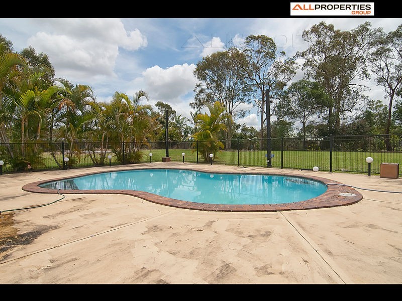 6 Staff Place, Forestdale QLD 4118