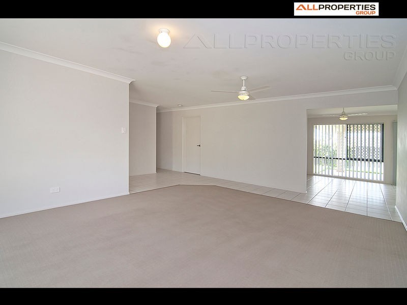 8 Juniper St, Heathwood QLD 4110