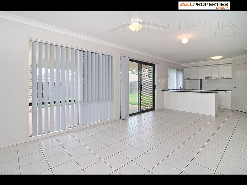 8 Juniper St, Heathwood QLD 4110