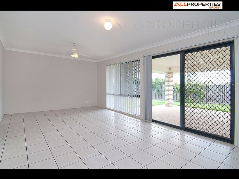 8 Juniper St, Heathwood QLD 4110