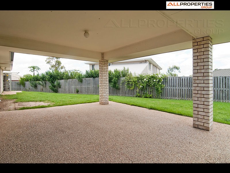 8 Juniper St, Heathwood QLD 4110