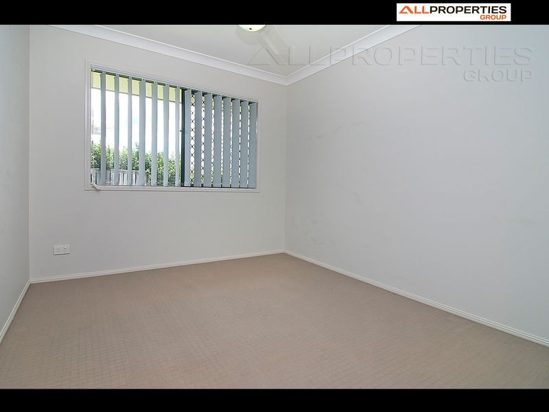 8 Juniper St, Heathwood QLD 4110