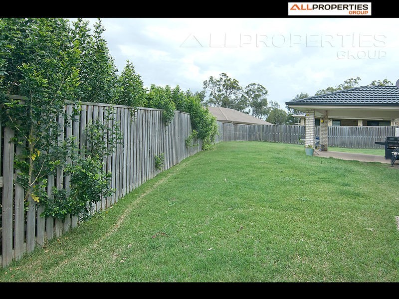 8 Juniper St, Heathwood QLD 4110