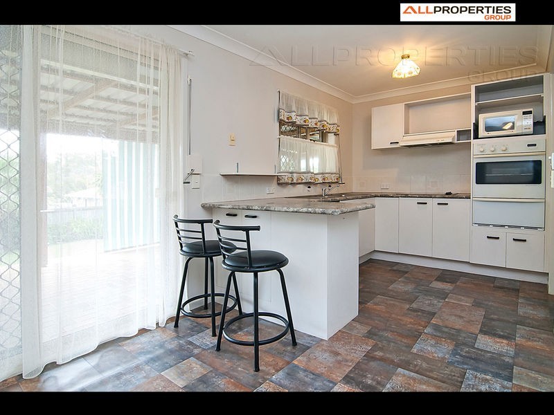 6 BILLABONG CT, Regents Park QLD 4118