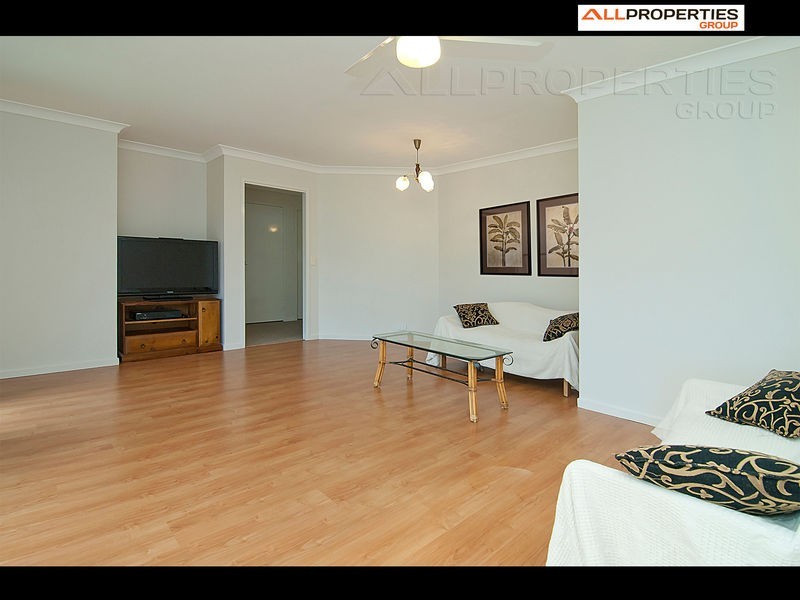 6 BILLABONG CT, Regents Park QLD 4118