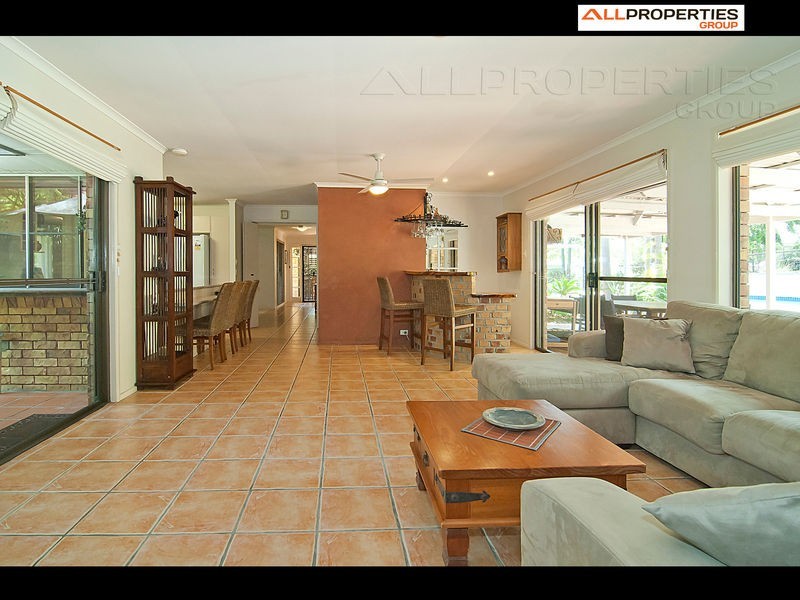 219 Forestdale Drive, Forestdale QLD 4118