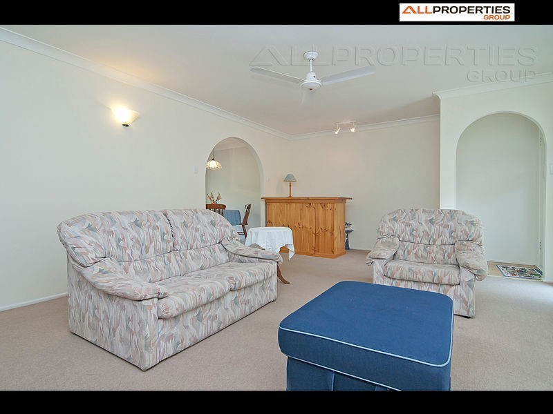 8 ANTLIA STREET, Regents Park QLD 4118