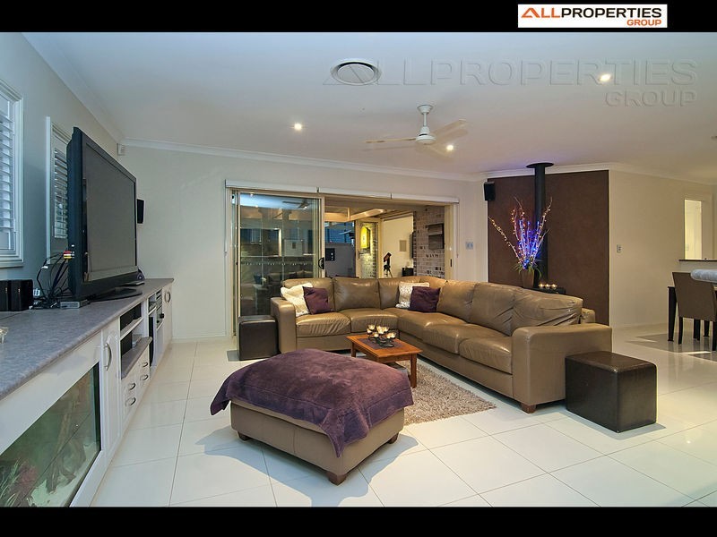 6 Sommerset close, Forest Lake QLD 4078