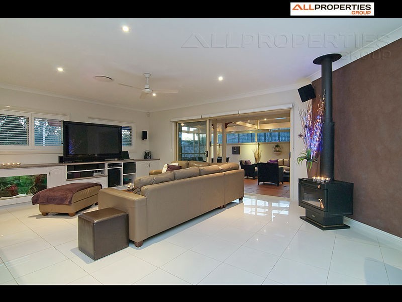 6 Sommerset close, Forest Lake QLD 4078