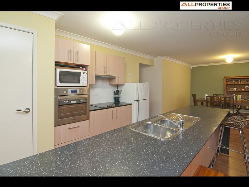 32 Bufalino, Parkinson QLD 4115