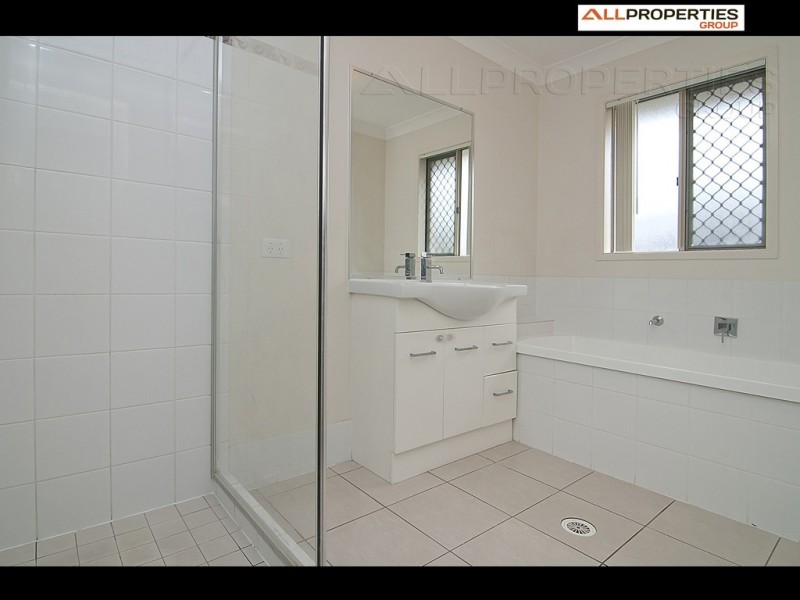 32 Bufalino, Parkinson QLD 4115
