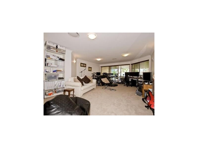 32 Alexandrina Circuit, Forest Lake QLD 4078