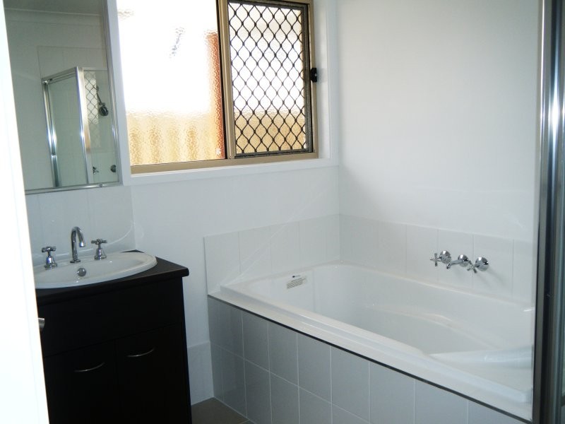 186 Bush Tucker Drive, Berrinba QLD 4117