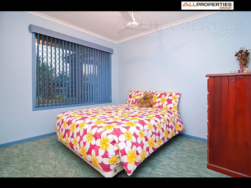 88 ESTRAMINA ROAD, Regents Park QLD 4118