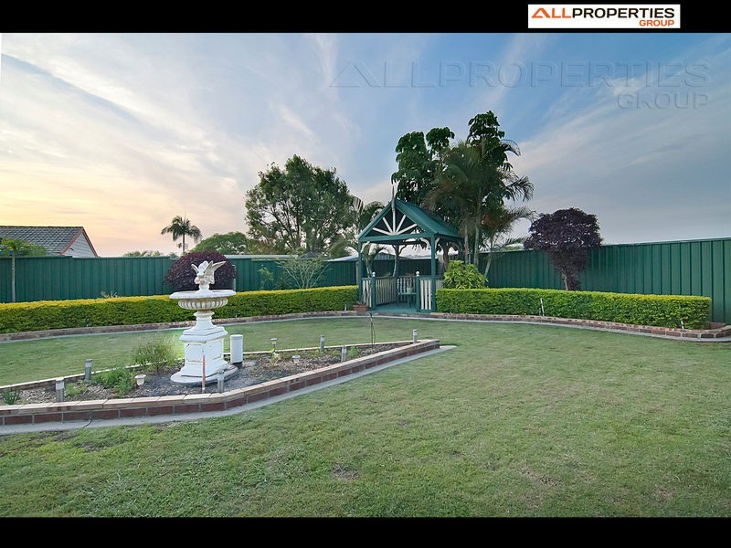 88 ESTRAMINA ROAD, Regents Park QLD 4118