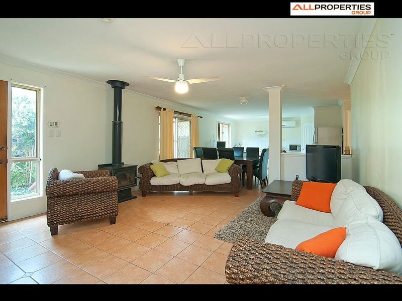 44 Rimu Crescent, Forest Lake QLD 4078