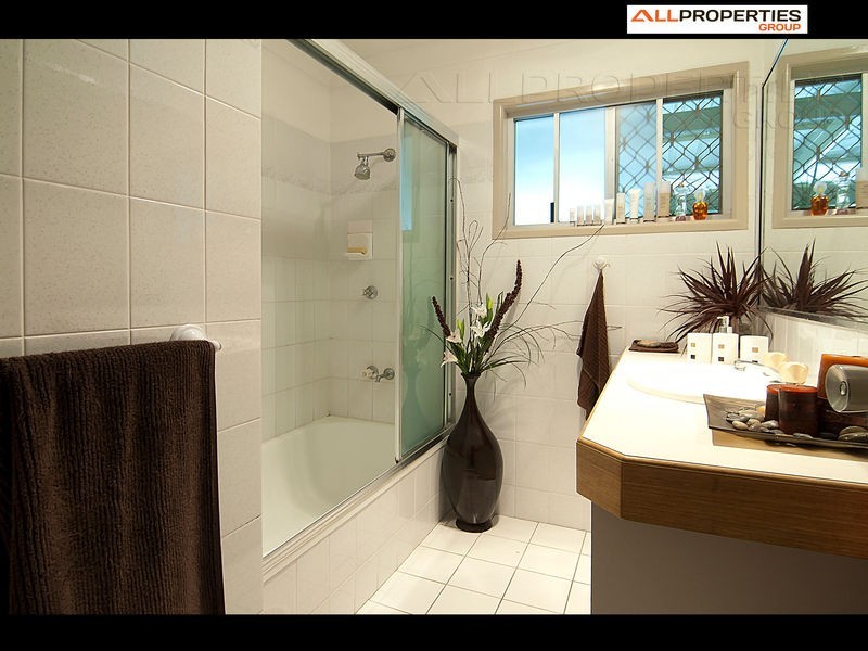 4 Orsett St, Waterford West QLD 4133