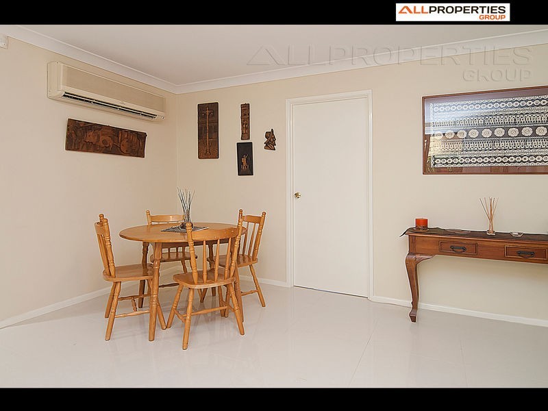 114 EMERALD DR, Regents Park QLD 4118
