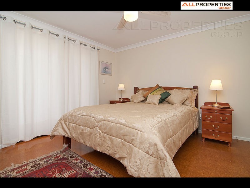 114 EMERALD DR, Regents Park QLD 4118