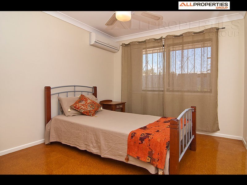 114 EMERALD DR, Regents Park QLD 4118