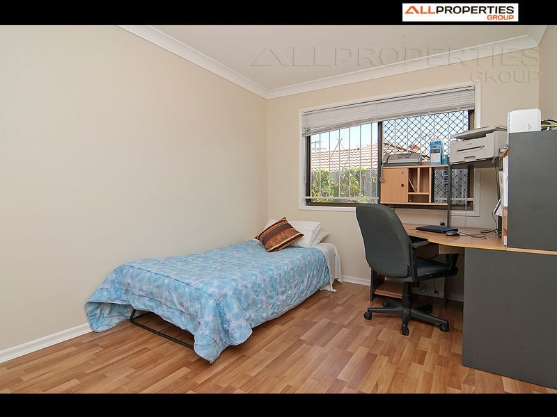 114 EMERALD DR, Regents Park QLD 4118