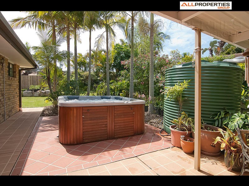 114 EMERALD DR, Regents Park QLD 4118
