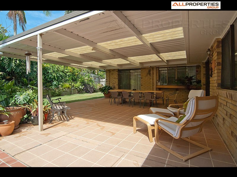 114 EMERALD DR, Regents Park QLD 4118