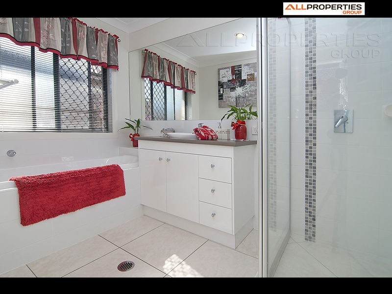 20 Skyline Circuit, Bahrs Scrub QLD 4207