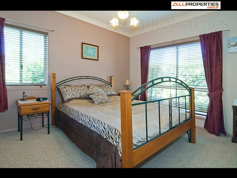 11 Purdie Place, Forest Lake QLD 4078