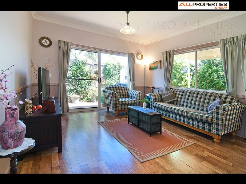 11 Purdie Place, Forest Lake QLD 4078