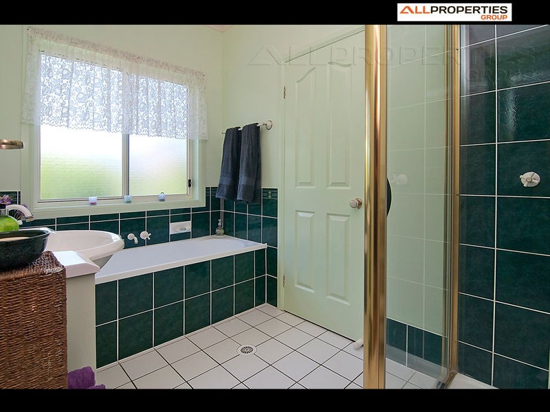 11 Purdie Place, Forest Lake QLD 4078