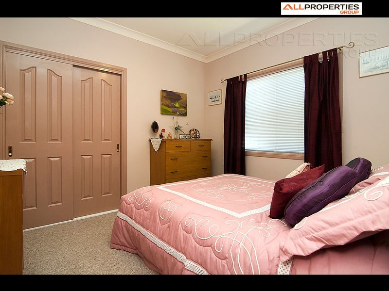 11 Purdie Place, Forest Lake QLD 4078