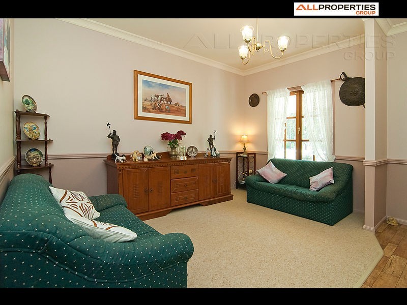 11 Purdie Place, Forest Lake QLD 4078