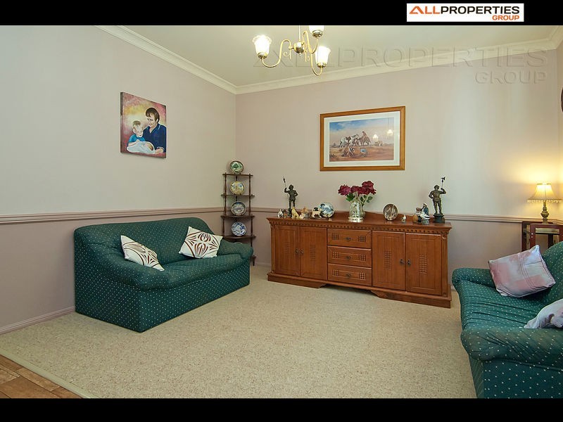 11 Purdie Place, Forest Lake QLD 4078