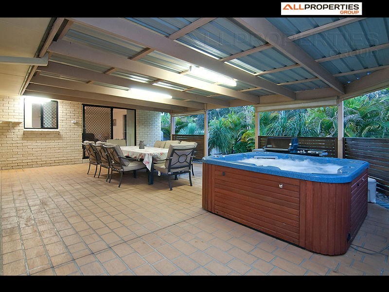 4 GREAT CT, Regents Park QLD 4118