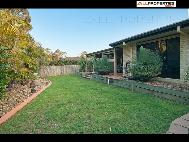 4 GREAT CT, Regents Park QLD 4118