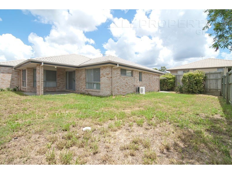 4 PAUL DR, Regents Park QLD 4118