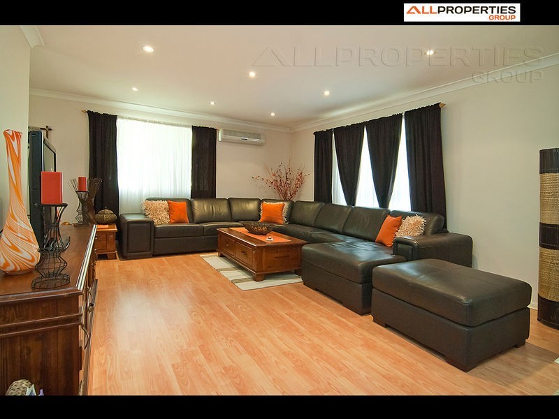 66 VANSITTART RD, Regents Park QLD 4118