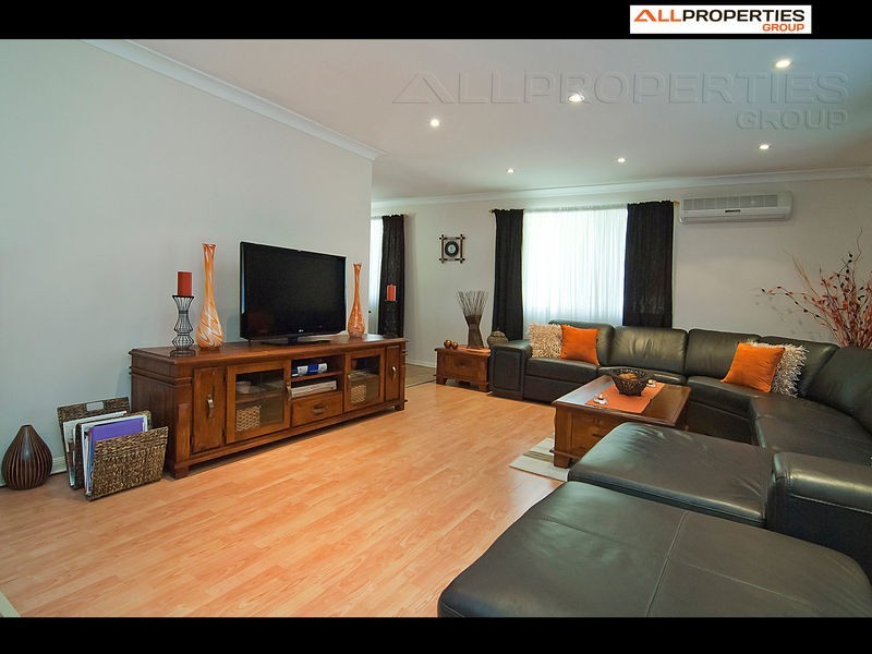 66 VANSITTART RD, Regents Park QLD 4118