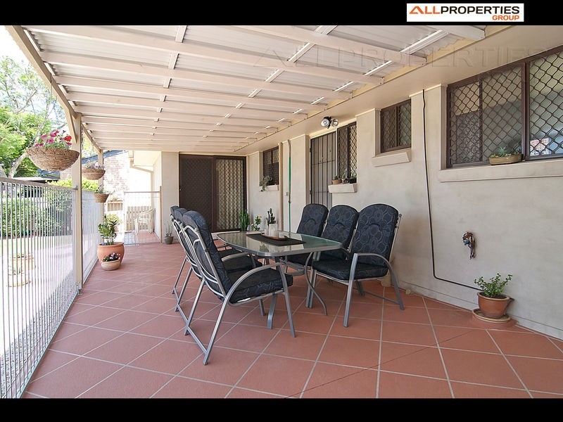 66 VANSITTART RD, Regents Park QLD 4118