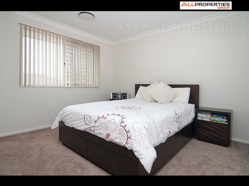 4 Casuarina Circuit, Heathwood QLD 4110