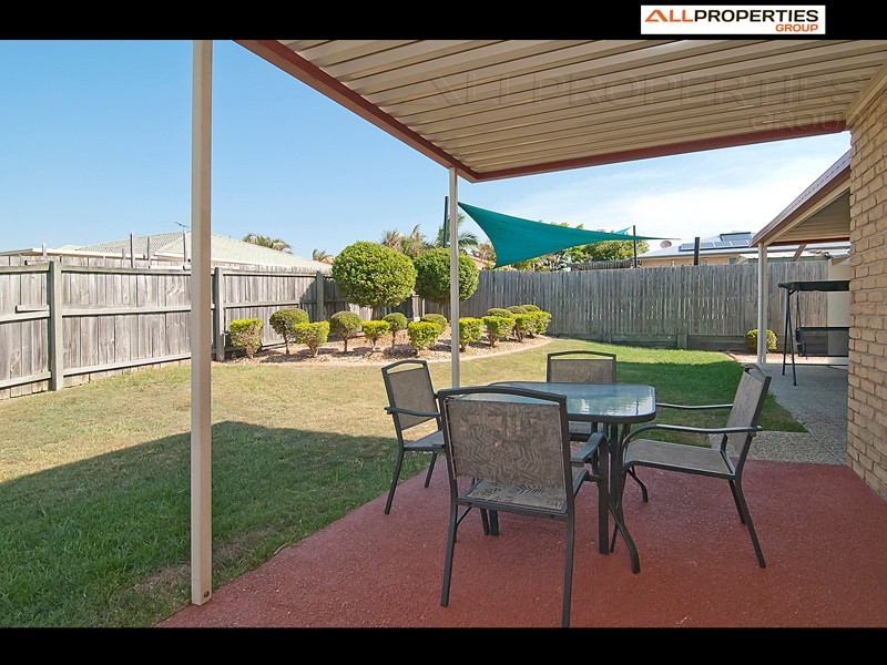 8 Oakview St, Parkinson QLD 4115