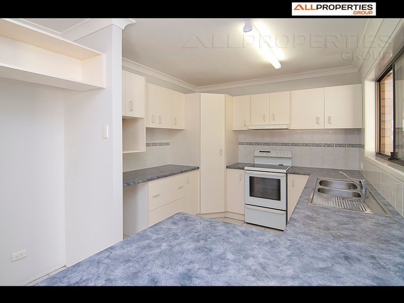 8 ANTLIA STREET, Regents Park QLD 4118