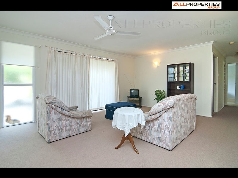 8 ANTLIA STREET, Regents Park QLD 4118