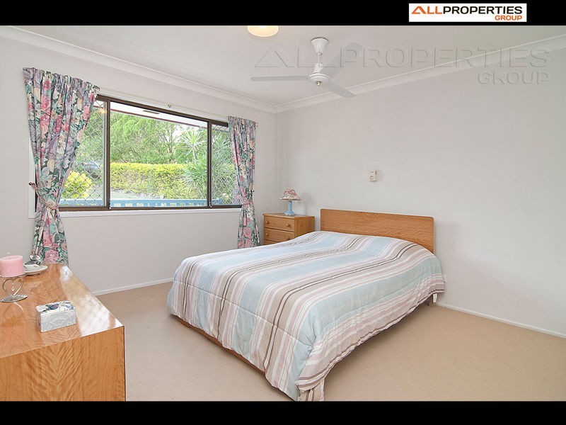 8 ANTLIA STREET, Regents Park QLD 4118